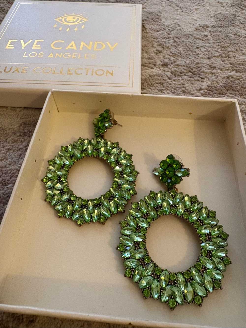 GREEN CRYSTAL HOOP EARRINGS 🪩